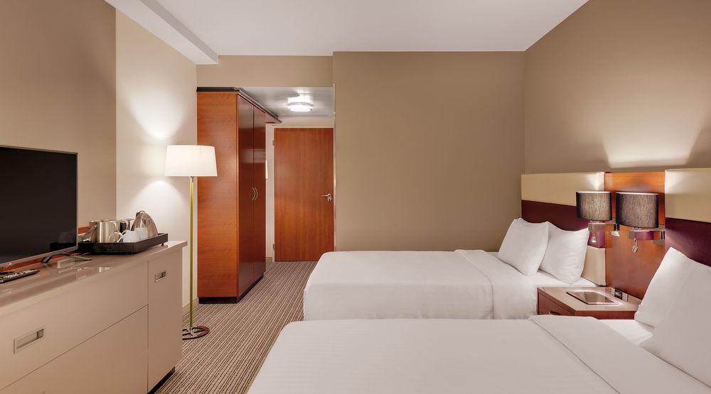 Отель Courtyard By Marriott Zurich North Экстерьер фото
