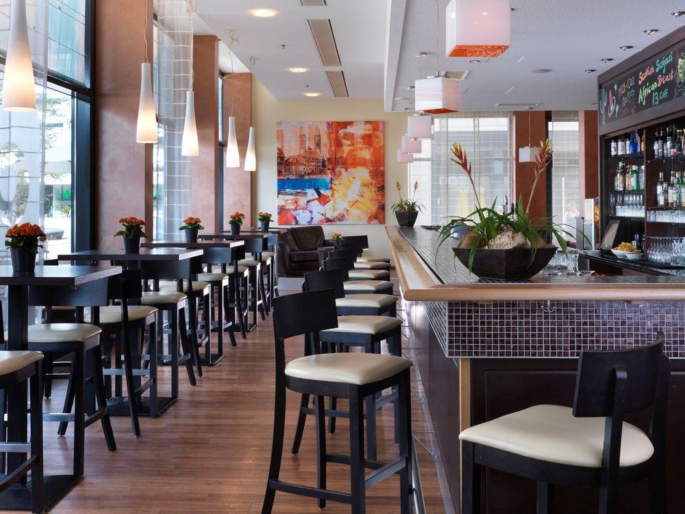 Отель Courtyard By Marriott Zurich North Экстерьер фото