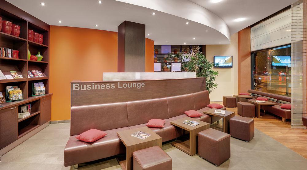 Отель Courtyard By Marriott Zurich North Экстерьер фото