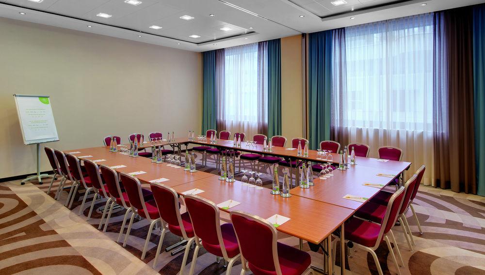 Отель Courtyard By Marriott Zurich North Экстерьер фото