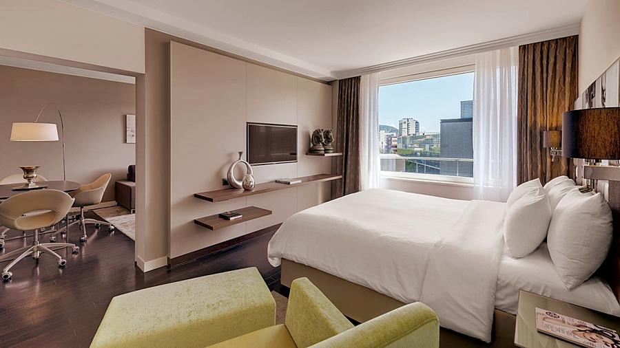 Отель Courtyard By Marriott Zurich North Экстерьер фото
