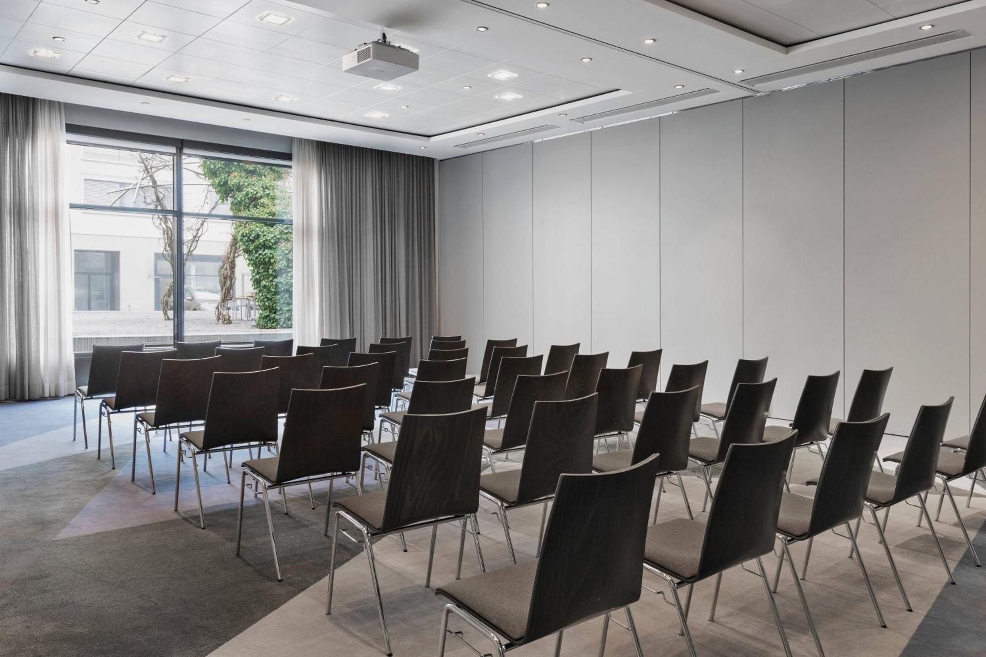 Отель Courtyard By Marriott Zurich North Экстерьер фото