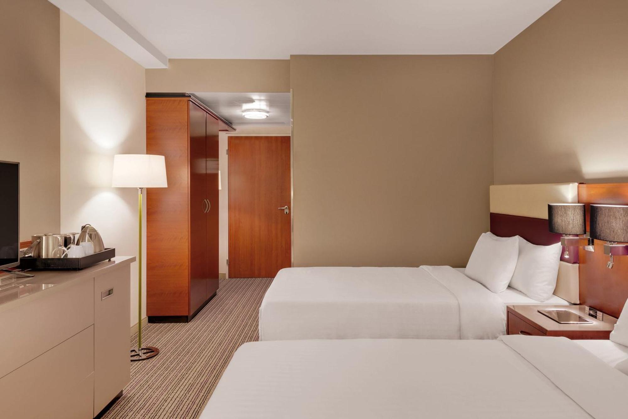 Отель Courtyard By Marriott Zurich North Экстерьер фото