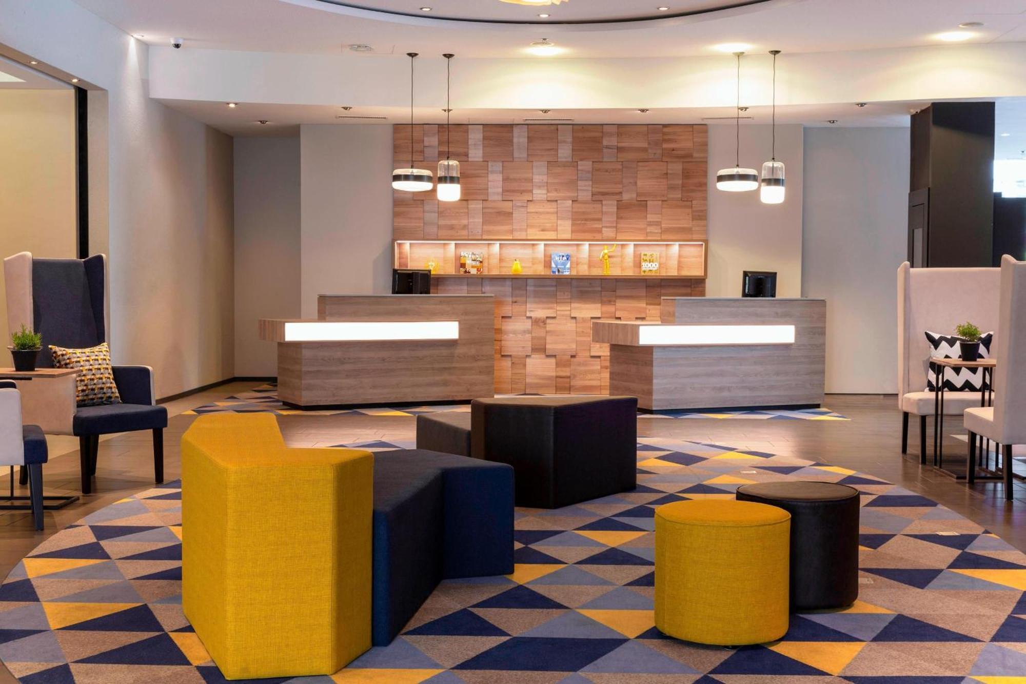 Отель Courtyard By Marriott Zurich North Экстерьер фото