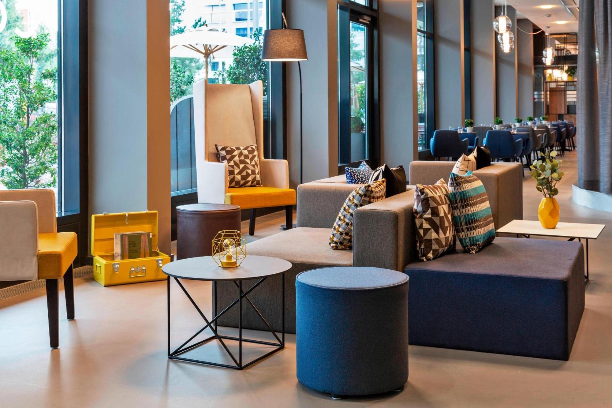 Отель Courtyard By Marriott Zurich North Экстерьер фото