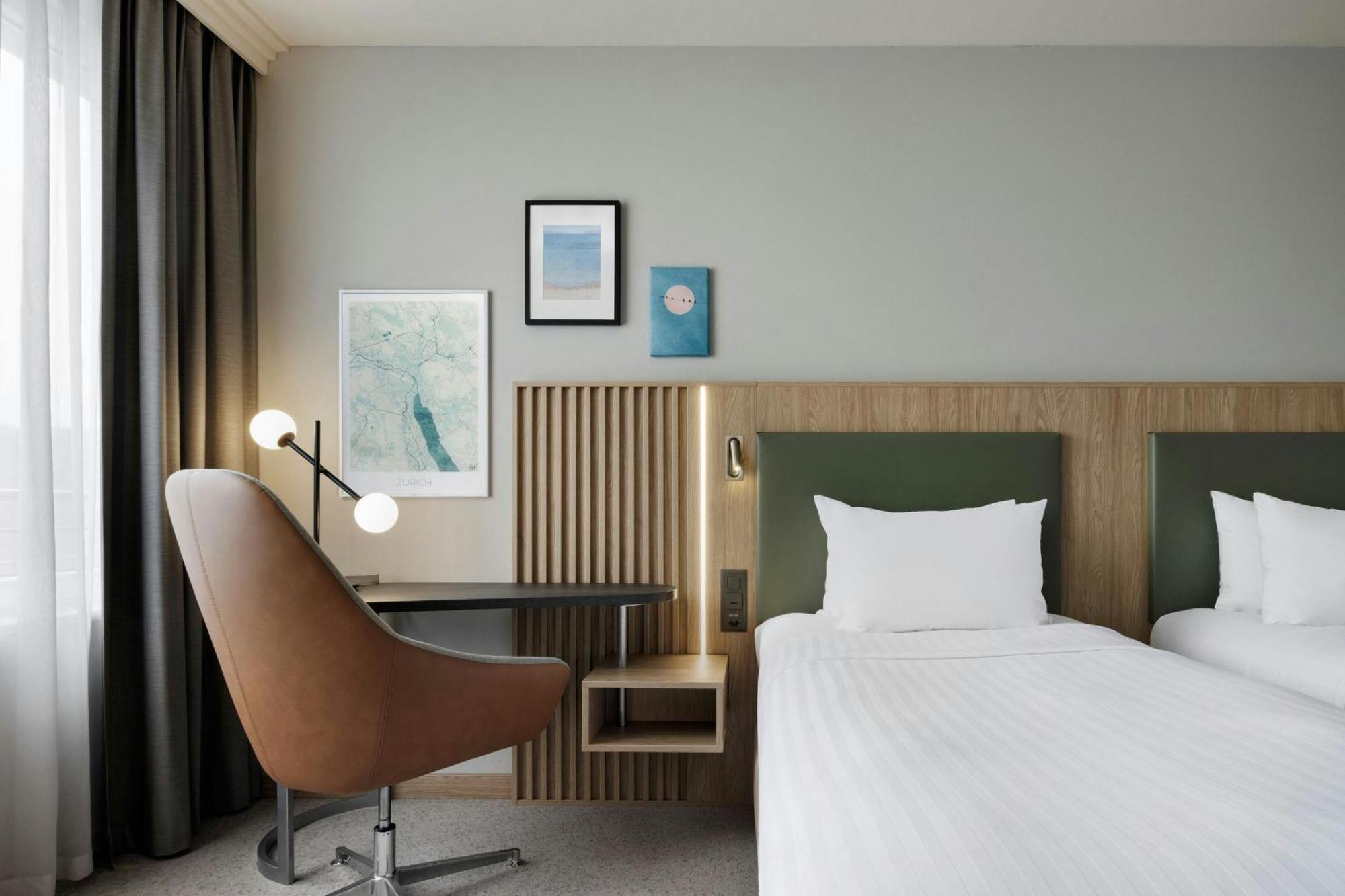 Отель Courtyard By Marriott Zurich North Экстерьер фото
