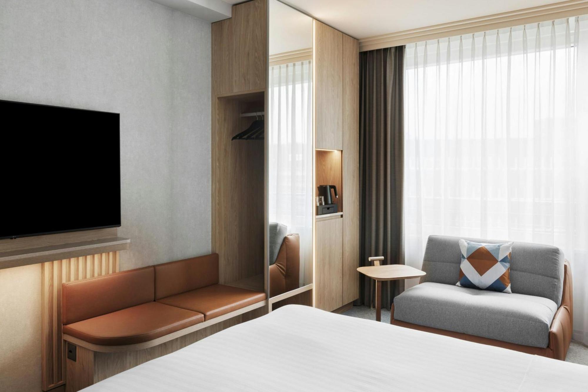 Отель Courtyard By Marriott Zurich North Экстерьер фото