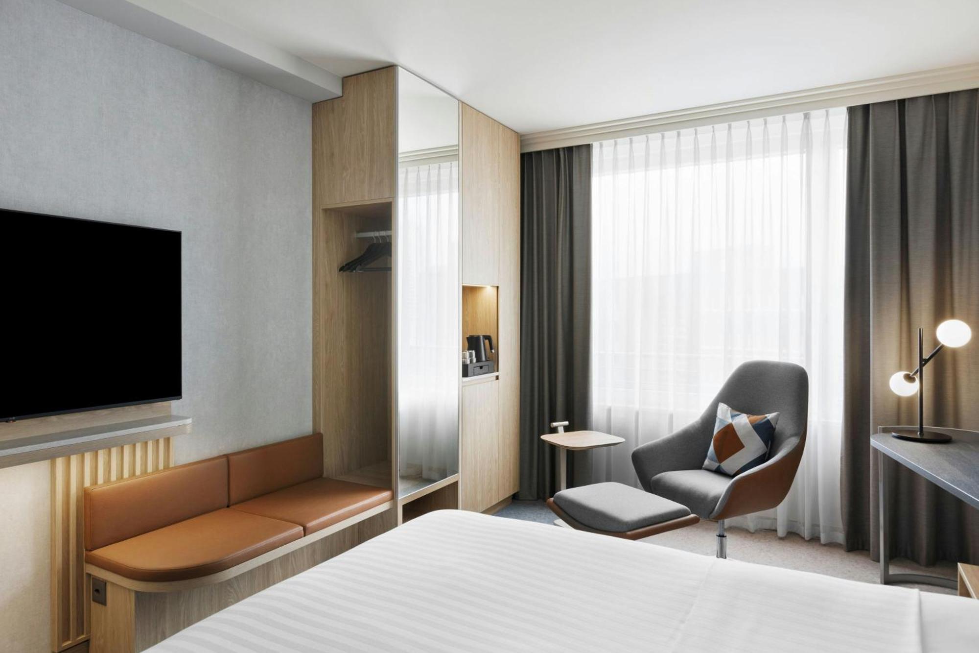 Отель Courtyard By Marriott Zurich North Экстерьер фото
