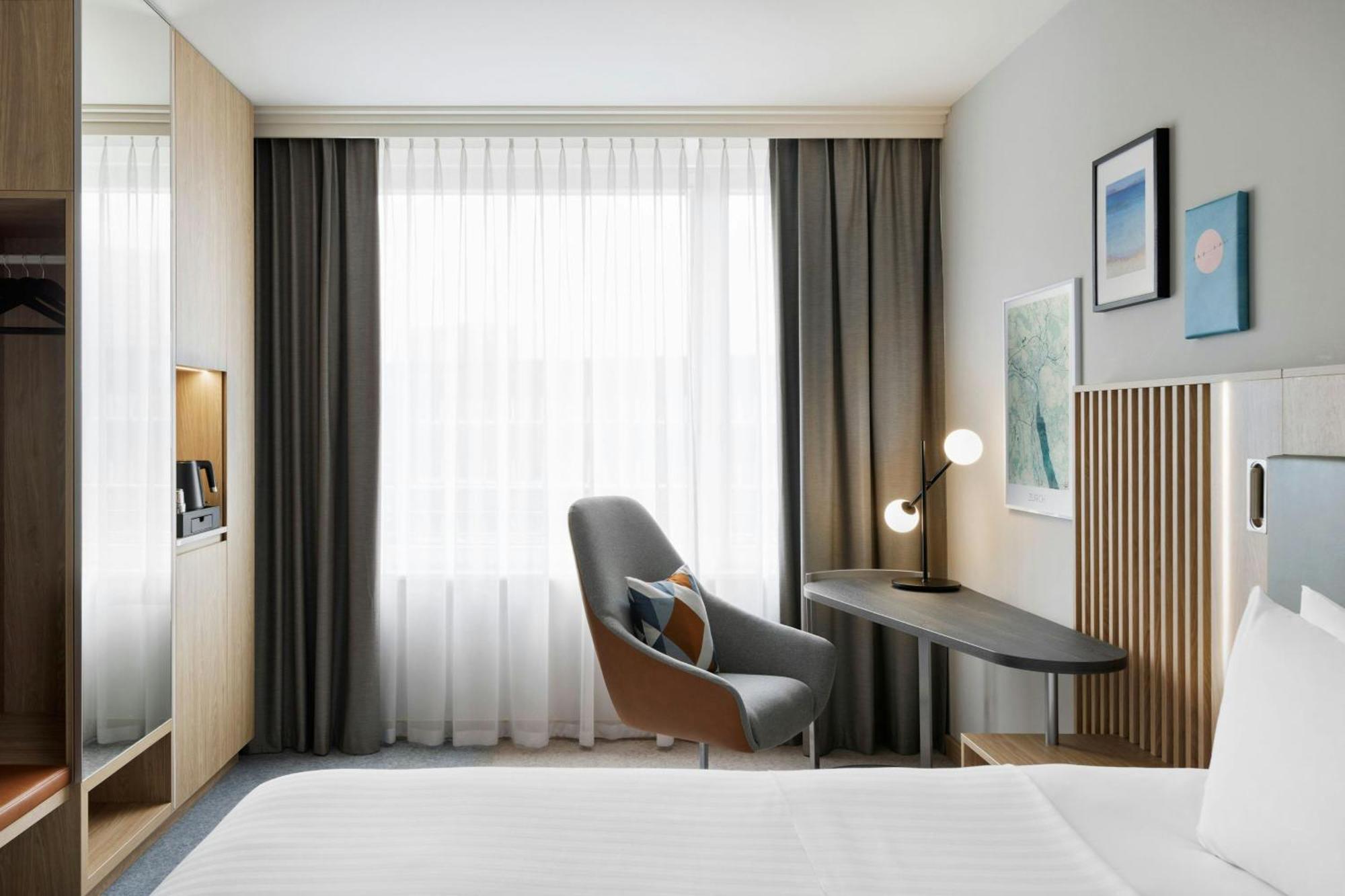 Отель Courtyard By Marriott Zurich North Экстерьер фото