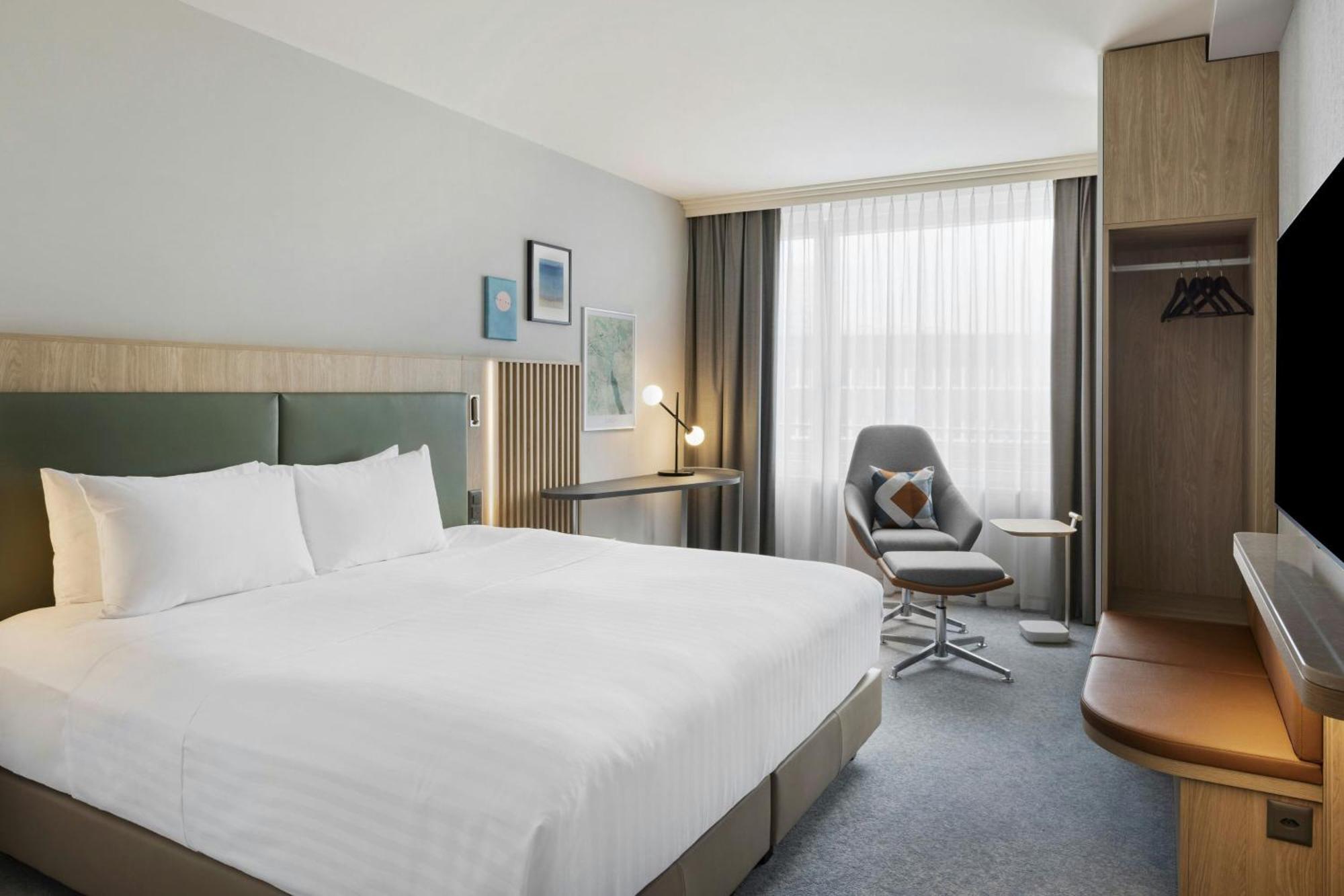 Отель Courtyard By Marriott Zurich North Экстерьер фото