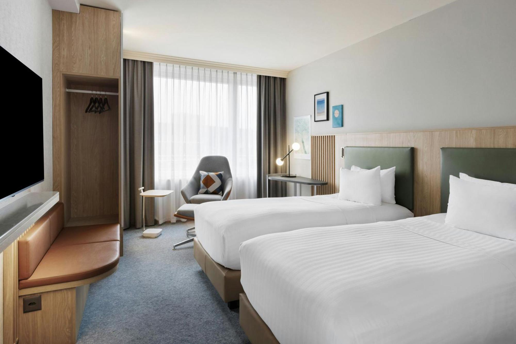 Отель Courtyard By Marriott Zurich North Экстерьер фото