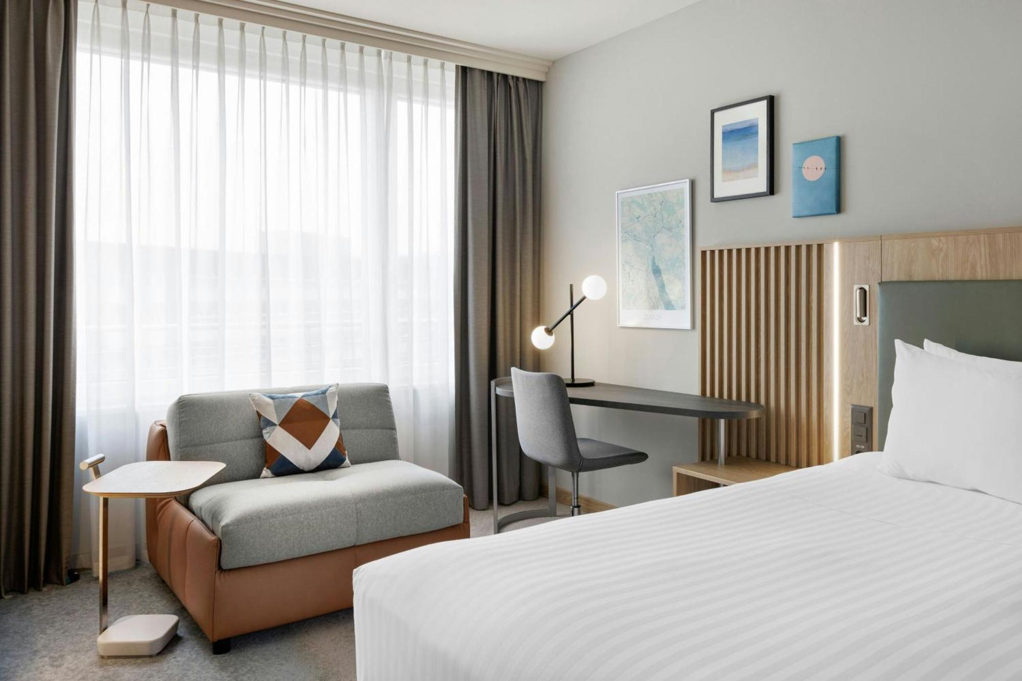 Отель Courtyard By Marriott Zurich North Экстерьер фото
