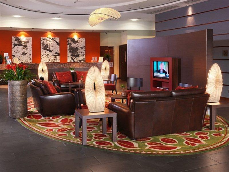 Отель Courtyard By Marriott Zurich North Экстерьер фото