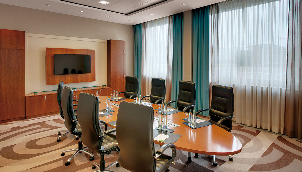 Отель Courtyard By Marriott Zurich North Экстерьер фото
